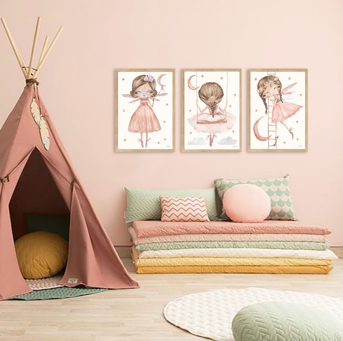 Pip+Phee Peach Princess Moon Balloon Art Print